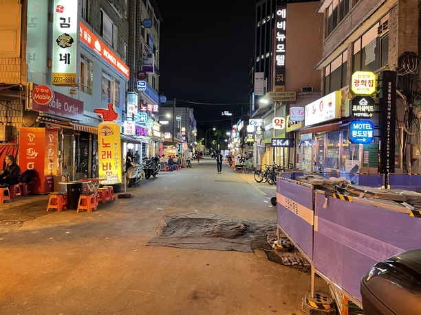 Dongdaemun at night